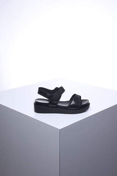 סנדלי מטאל - שחור