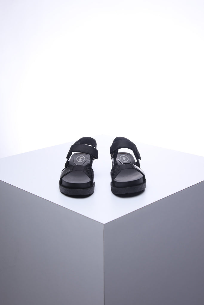 סנדלי מטאל - שחור