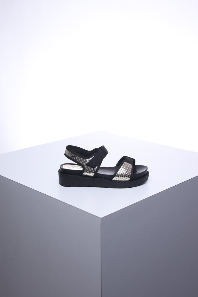 סנדלי מטאל - זהב