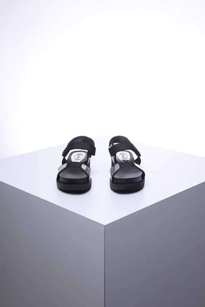 סנדלי מטאל - כסף