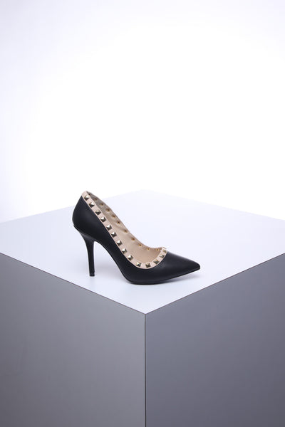 נעלי עקב ניטים